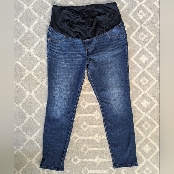 🤰 Isabel Maternity by Ingrid & Isabel Maternity Skinny Jeans - Picture 1 of 4